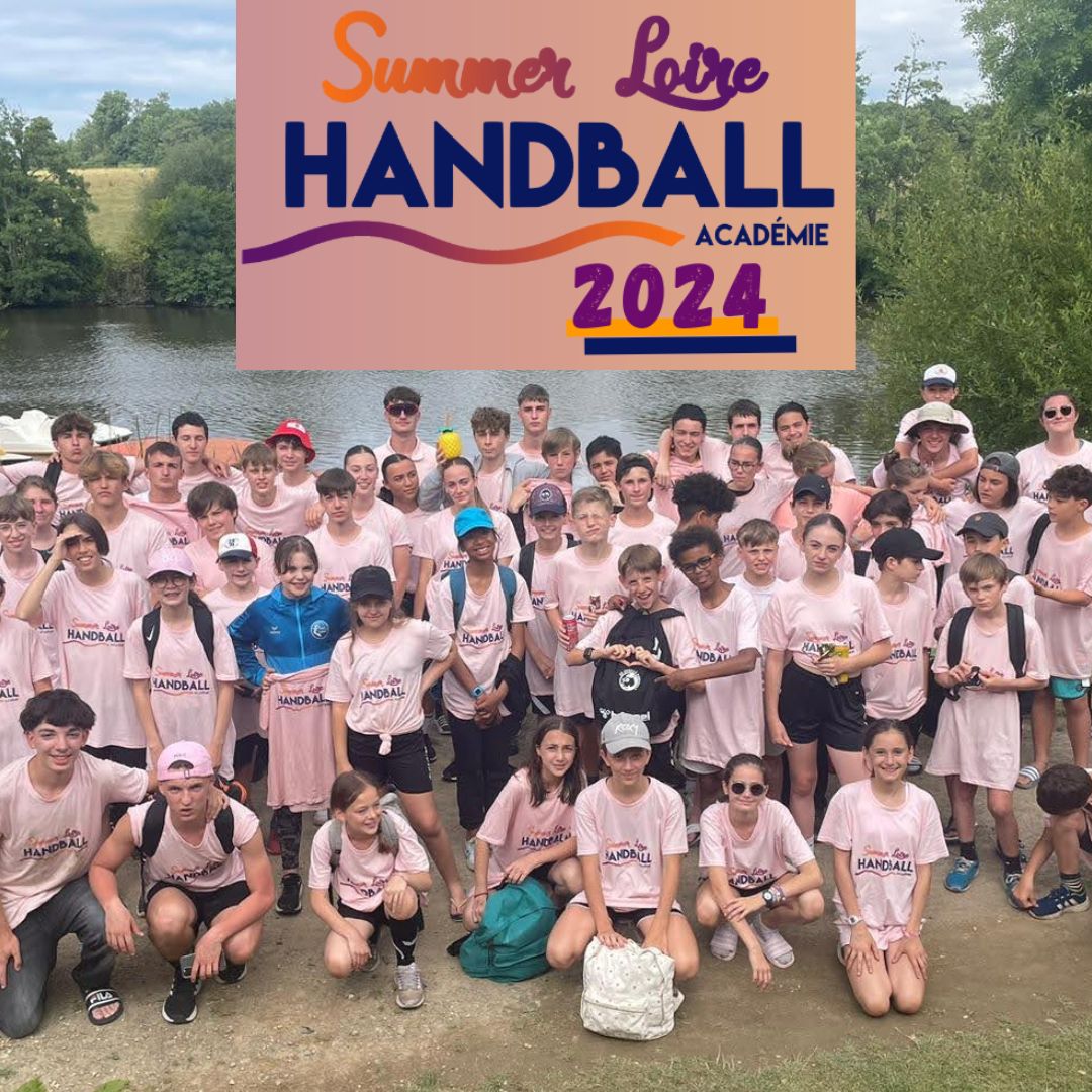 photo de groupe prise pendant la summer loire handball académie